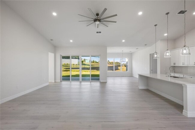 Photo - 208 SNOWY ORCHID Way