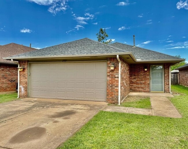 Building Photo - 633 NW 121st St