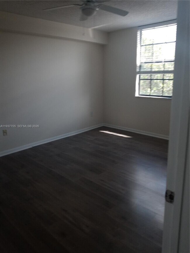 Photo - 1900 Van Buren St Unidad 309B