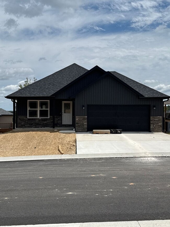 Building Photo - NEW CONSTRUCTION 5 Bed 3 Bath w/ Walk Out ... Rental