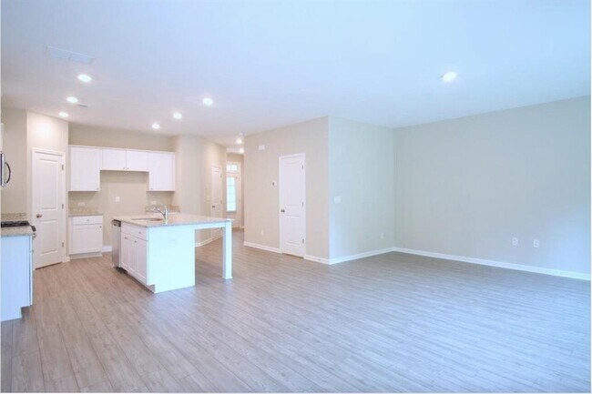 Photo - 6148 Lanier Harbor Lndg