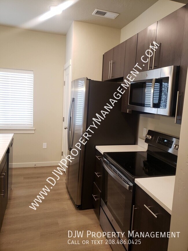 Photo - 608 N 44th St Apartment Unit 3