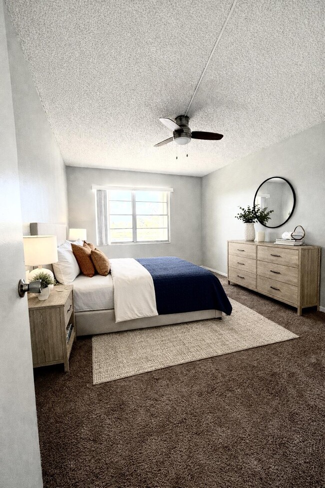 Photo - 3085 Cornwall E