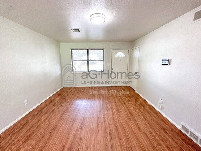 Photo - 4722 SE 27th St