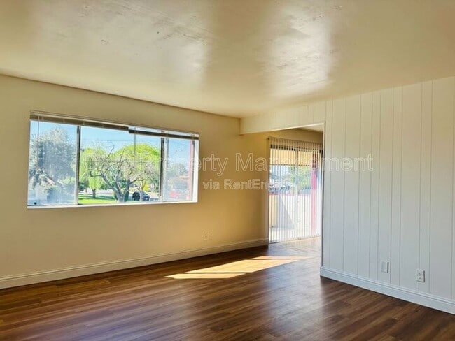 Photo - 1668 W Ashlan Ave
