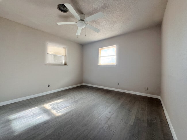 Photo - 1908 Inler Ave