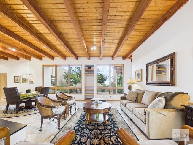 Photo - Stylish Home in Eldorado | Unfurnished or ...