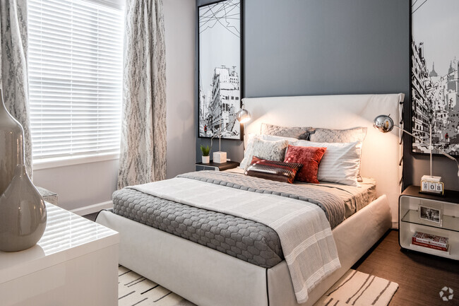 1BR, 1BA, - 720SF