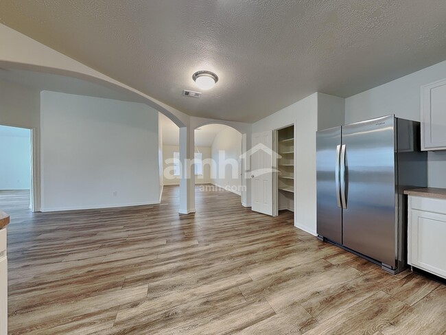 Photo - 2518 Halstead Dr