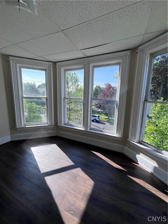 Photo - 146 E 2nd St