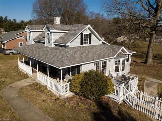 Photo - 723 Sedge Garden Rd