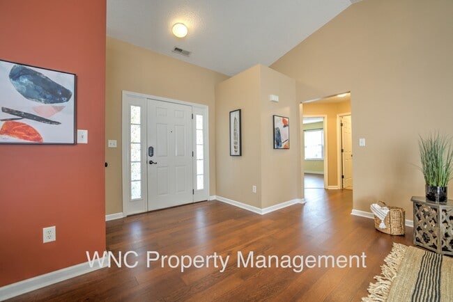 Photo - 302 Creeks End Cir