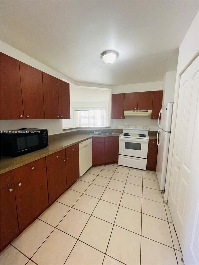 Photo - 3449 NW 44th St Unit 108