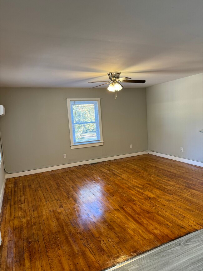 Photo - 1201 Highland Ave Unit B