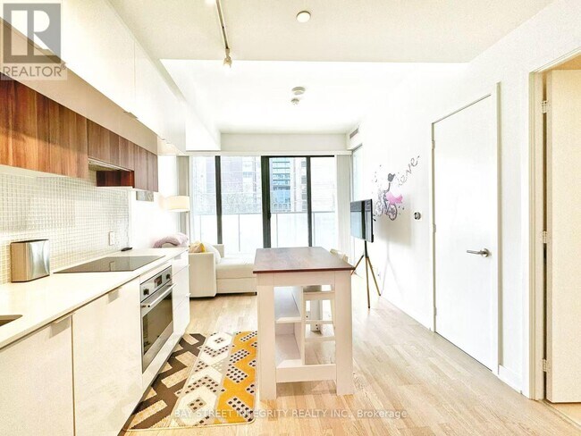 Photo - 185 Roehampton Ave Unité 207