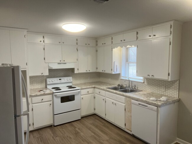 Photo - 3 Bed 2 Bath Home