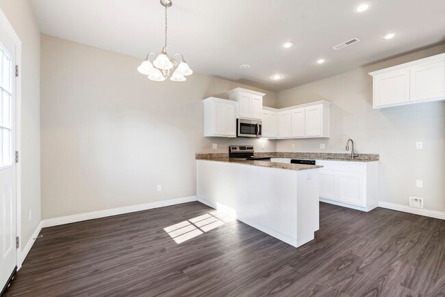 Photo - spacious townhome in a cul de sac!