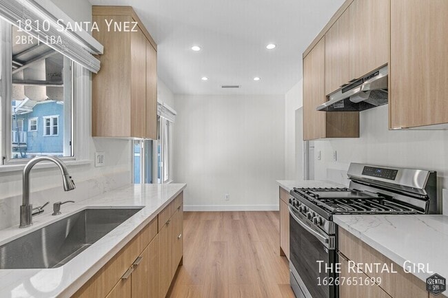 Photo - 1810 Santa Ynez St