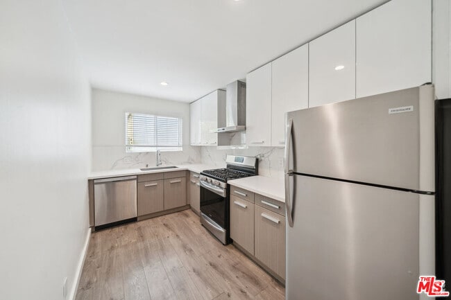Building Photo - 252 S New Hampshire Ave Unit 3 Rental