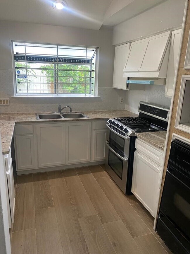 Photo - 9339 Stonecreek Ln