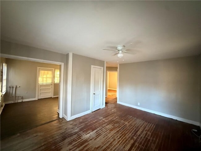 Photo - 353 11th Ave