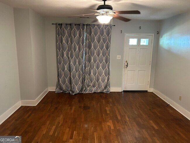 Photo - 253 Springdale St