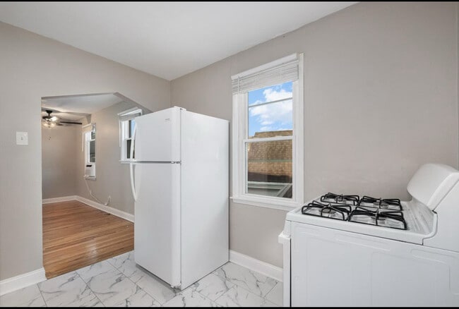 Building Photo - OX Properties Unit 2