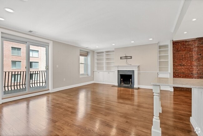 Building Photo - 343 Commercial St Unit 301 Rental