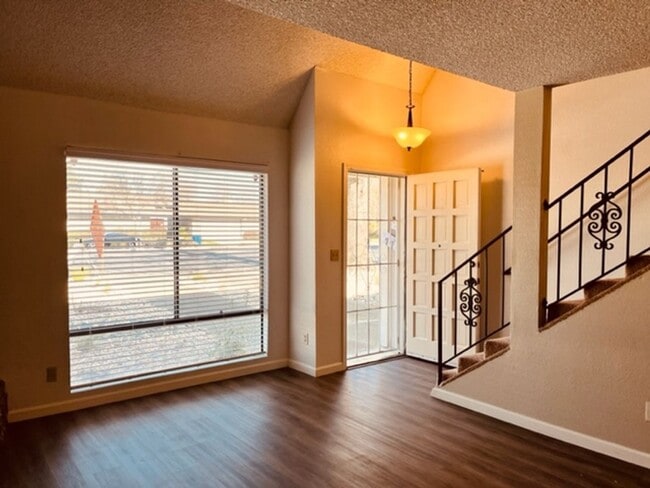 Building Photo - 6217ri Unit B