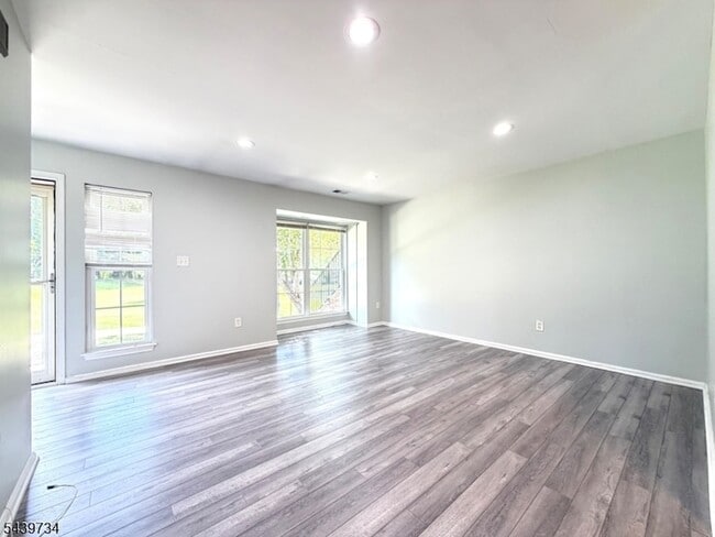 Photo - 511 Dunn Cir