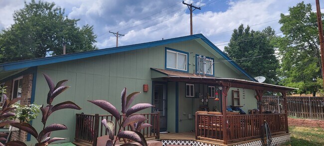 Photo - 430 4th Ave