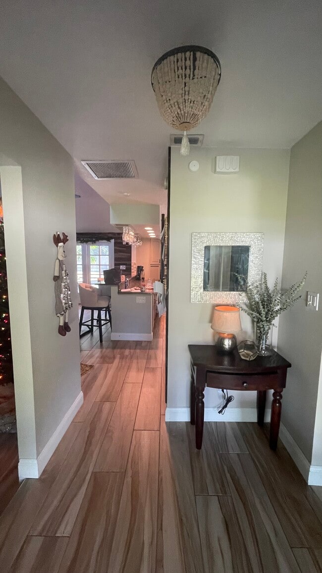 Photo - 205 Fox Valley Dr