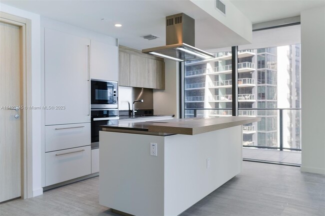 Photo - 1000 Brickell Plaza Condo