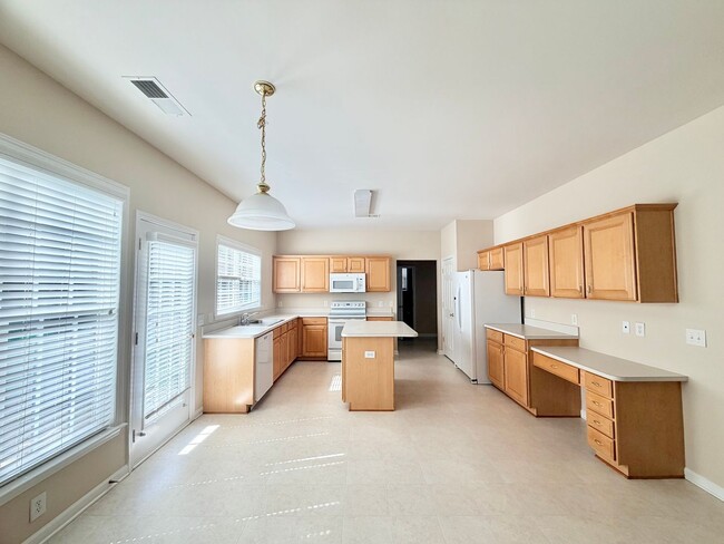 Photo - Move In Ready: Spacious Home in South Charlotte!