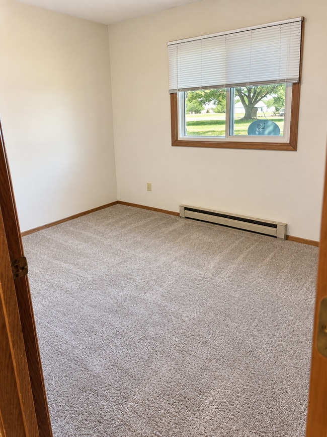 611 Dutchman Dr Unit 4