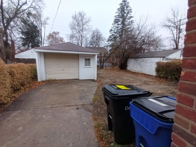 Photo - 3 bedroom, 1 bath, brick bungalow now available! $1,500