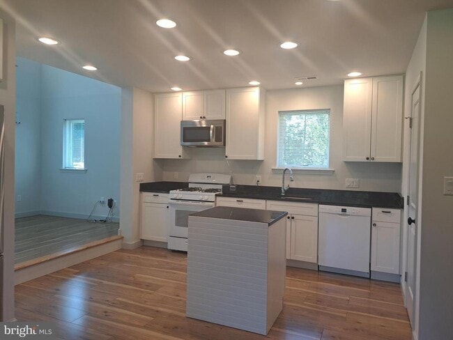 Photo - 20416 Hopkins Rd