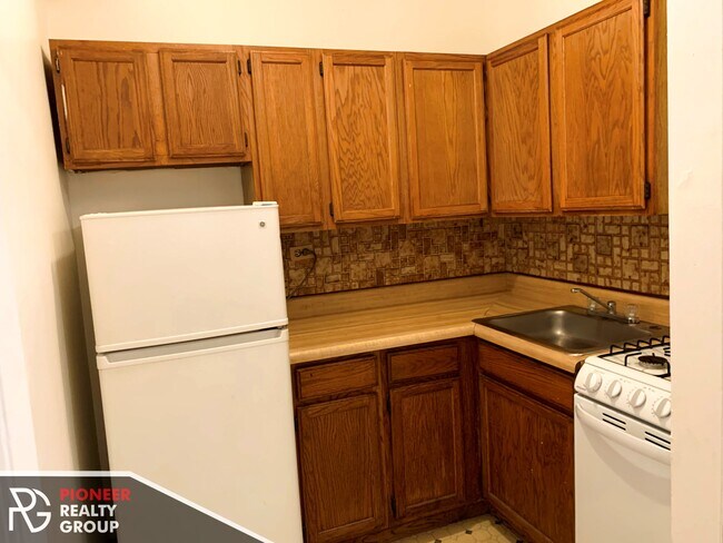 Photo - 711 W Belmont Ave Unit 109