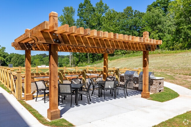 Outdoor Dining/BBQ