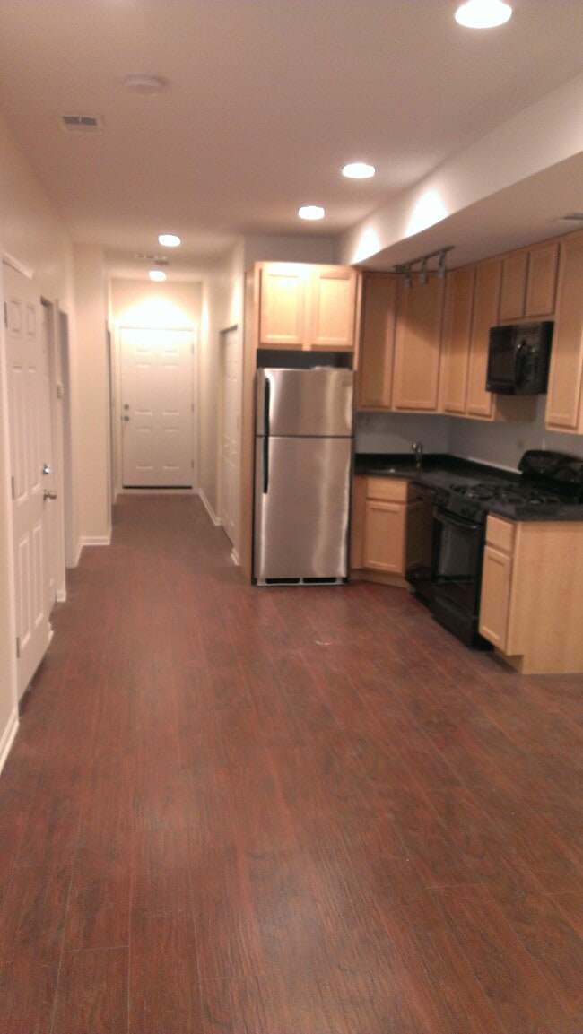 Fotografía del edificio - 2819 N Kedzie Ave Unidad 1