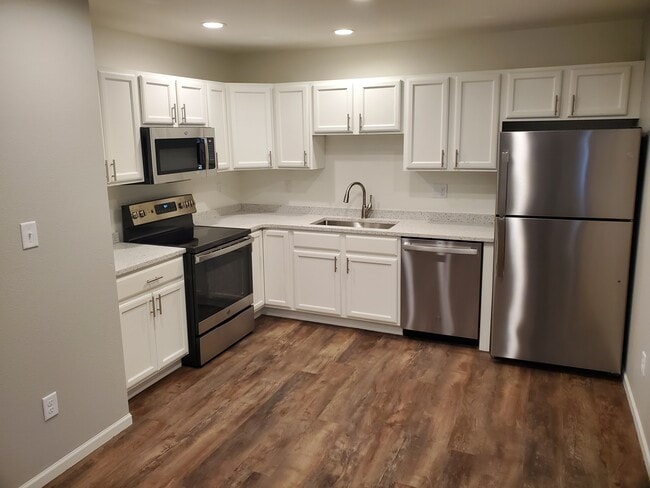 Photo - 2322 College St Unit 7