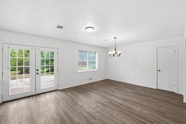 Photo - 917 Susan St