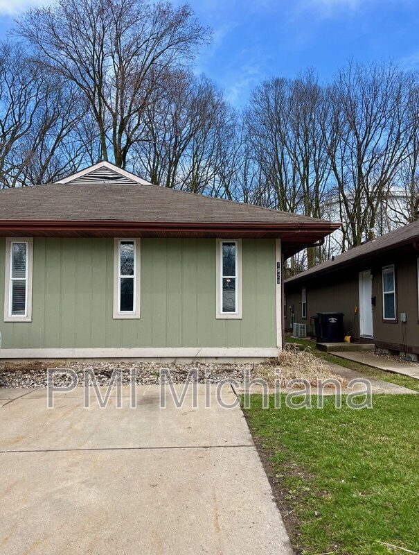 Photo - 1929 Greenock St