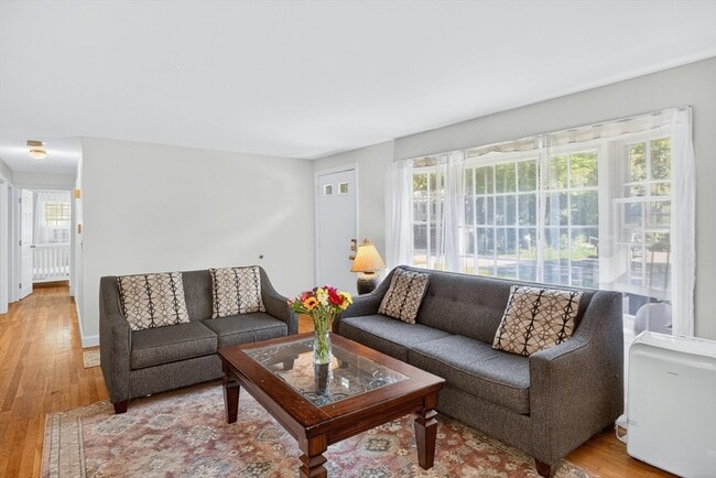 Photo - 101 Longfellow Dr