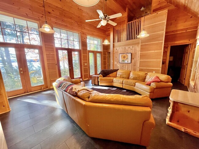 Photo - 11 Basswood Bay Rd Unidad ID1255643P