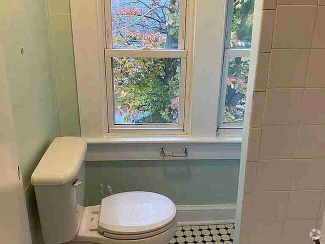 Building Photo - 50 Walnut St Unit #3 Rental