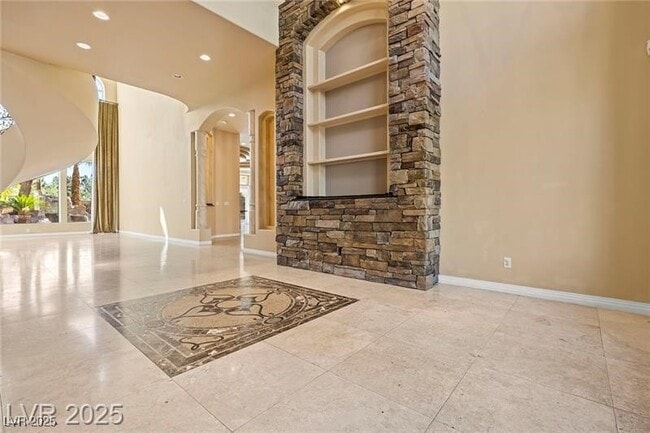 Building Photo - 1008 Trophy Hills Dr