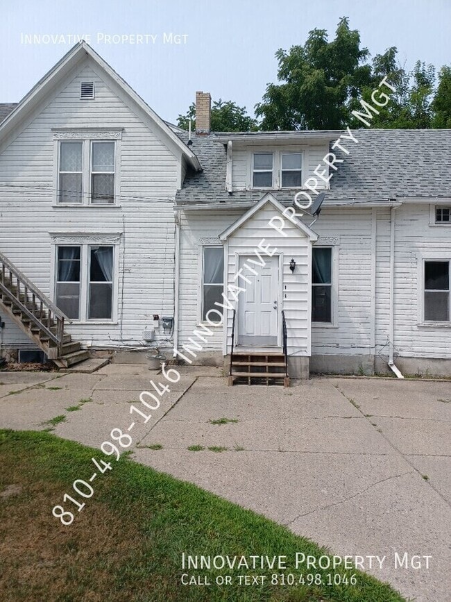 Building Photo - 302 Pine St Unit 1