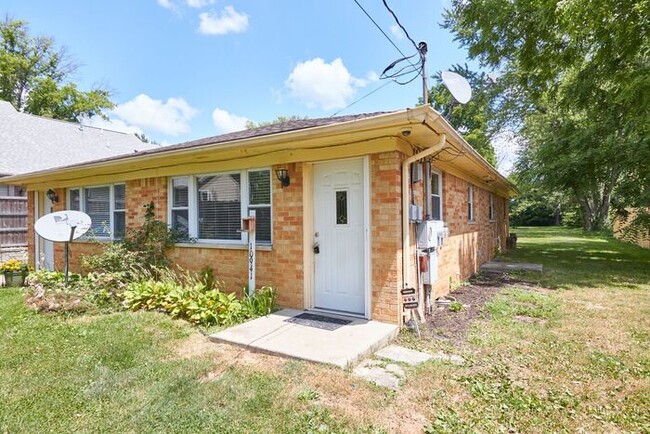 Building Photo - Bright & Inviting 2BR Home Near the Monon ...