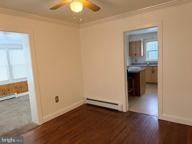 Photo - 604 S Main St